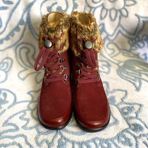 *Brand New* Clarks Kegrns Ramsey Boots Burgundy Leather & Faux Fur Trim